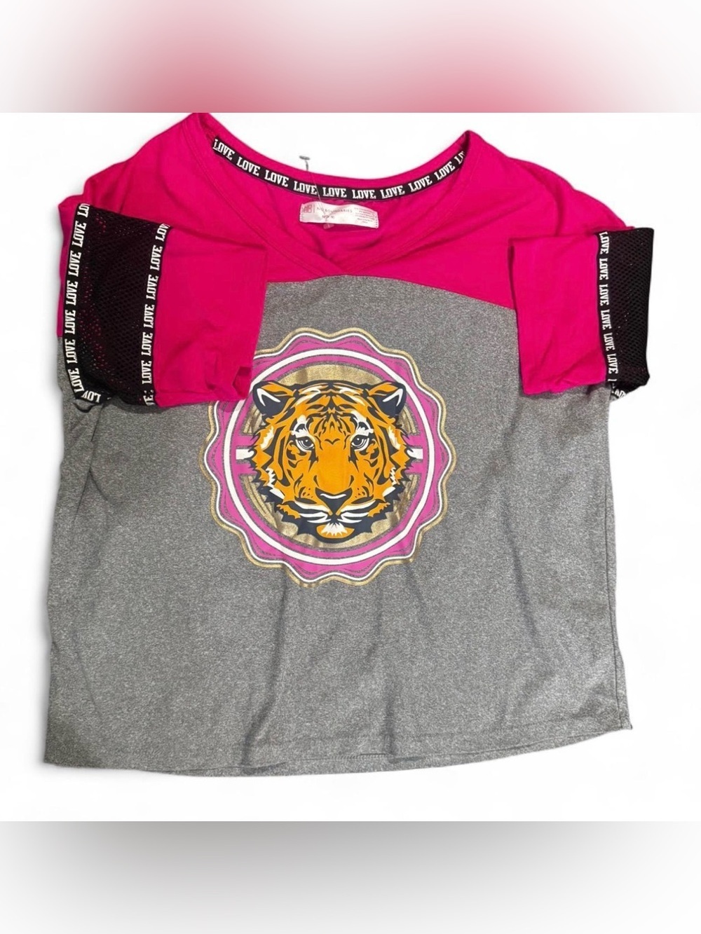 No Boundaries Girls Pink and Gray Tiger Graphic Tee